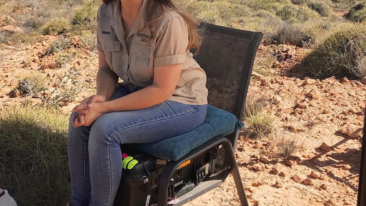 6 Potret Cantik Bindi Irwin, Anak Sulung Steve Irwin yang Akan Menikah