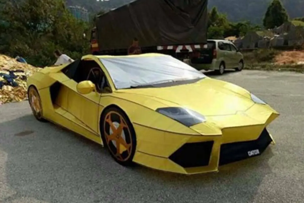 Lamborghini Aventador dari Kertas