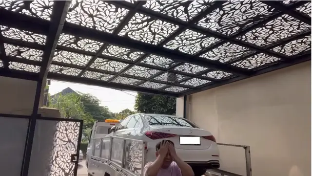 8 Momen Fadil Jaidi Beri Kejutan Mobil untuk Mama ini Banjir Pujian