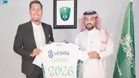 Bursa transfer musim panas 2023/2024 masih terus berlangsung. Liga Arab Saudi atau Saudi Pro League yang sejak tengah musim 2022/2023 kedatangan bintang Liga Inggris, Cristiano Ronaldo yang hengkang dari Manchester United untuk memperkuat Al Nassr, terus membuka keran kedatangan para pemain asal Liga Inggris di bursa transfer musim panas 2023. Sejauh ini, Liga Arab Saudi telah memastikan 5 pemain asal Liga Inggris menandatangani kontrak dengan klub-klub kaya di Saudi Pro League. Siapa saja? Berikut daftar lengkap kelimanya. (instagram.com/alahliclub.sa)