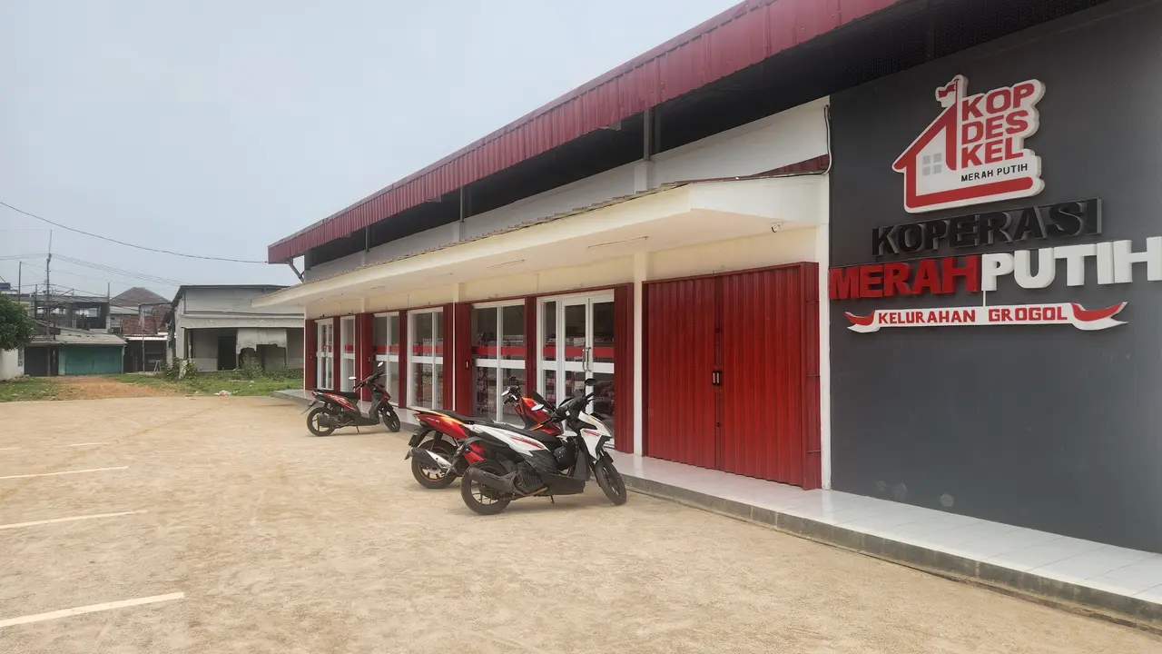 Kondisi Kopdes Merah Putih Kelurahan Cipayung yang berada di Jalan Raya Keadilan, Cipayung, Depok. (Liputan6.com/Dicky Agung Prihanto)