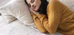 Dengan menerapkan kebiasaan tidur yang baik, pikiran dan tubuh akan terbiasa dengan rutinitas atau jadwal tidur yang ditentukan. (Foto/dok: Freepik)