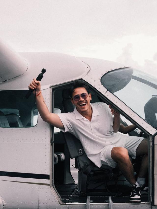 Profil Abyakta Ernoult, Pebisnis Muda Berprestasi yang Jalin Hubungan Asmara dengan Awkarin (credit: instagram.com/abyakta.ernoult).