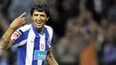 FC Porto&#039;s Argentinian Lucho Gonzalez celebrates after scoring against Naval during their Portuguese first league football match at the Dragao Stadium on March 15, 2009 in Porto. AFP PHOTO/ MIGUEL RIOPA 