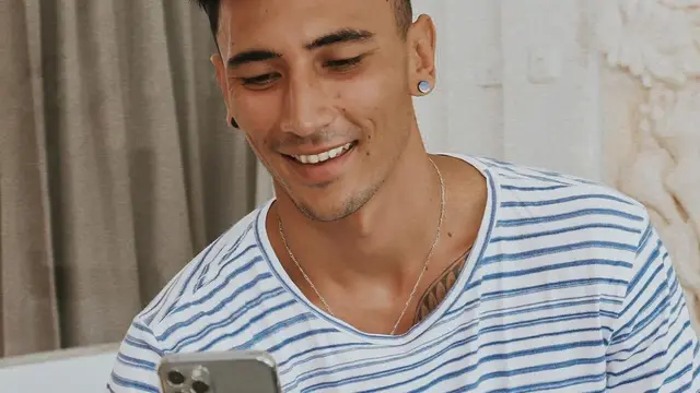7 Potret Vincent Verhaag, Host MTMA yang Diduga Kekasih Baru Jessica Iskandar