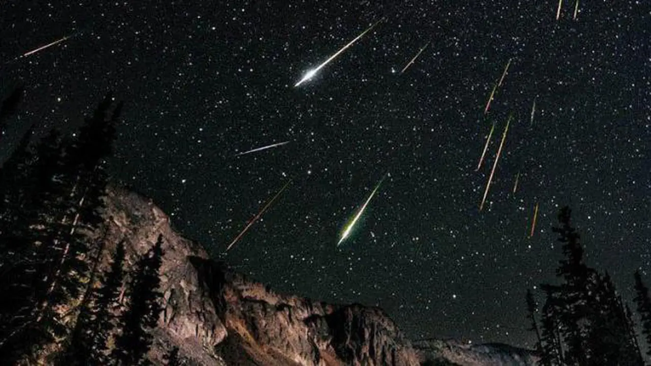 Setelah Gerhana Bulan, Bumi Akan Dihujani Meteor Terpopuler