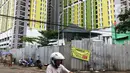 Suasana Rusun Pasar Rumput di Manggarai, Jakarta, (27/10/2020). Perumda Pasar Jaya bersama Pemprov DKI masih menggodok alokasi penerima manfaat Rusun Pasar Rumput, termasuk konsep kepemilikan apakah menjadi rumah susun sederhana sewa (Rusunawa) atau milik (Rusunami). (Liputa6.com/Immanuel Antonius)