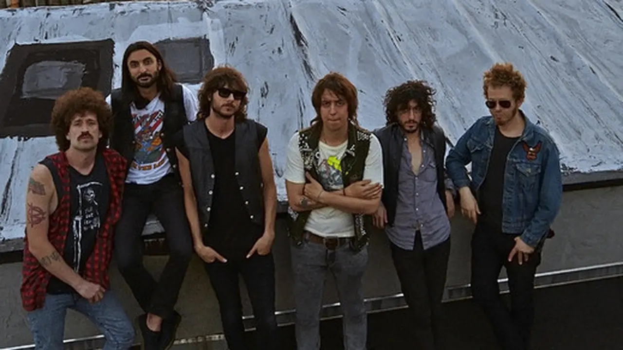 Buat Band Baru, Vokalis The Strokes Jual Album Murah