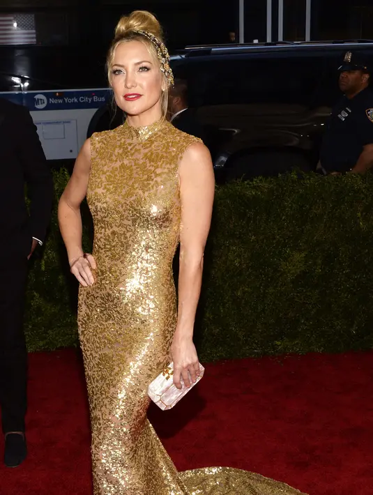 Seorang sumber mengatakan Kate dan Nick berusaha untuk menyembunyikan hubungan mereka dengan menggunakan kolam renang pribadi untuk anggota. (Bintang/EPA)