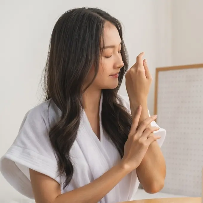 Ini Lho Perawatan Kulit Berstandar Beauty Clinic yang Hadir dengan Real Diamond, Bisa Dinikmati di Rumah!