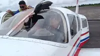 Momen Menegangkan Burung Bangkai Tabrak Pesawat, Pilot Berjuang Mendarat