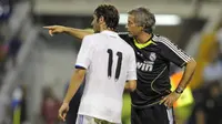 Mantan gelandang Real Madrid, Esteban Granero (kiri), pernah bekerja sama dengan Jose Mourinho (kanan) di klub tersebut pada 2010-2012. (AFP/Jose Jordan)