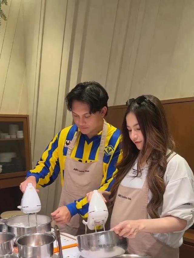 Mahalini dan Aaliyah Ikut Kelas Masak