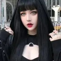 Karena wajah cantiknya, cewek ini dijuluki sebagai "manusia barbie". Pas dilihat fotonya tanpa menggunakan makeup ternyata cewek ini... (Foto: utajevubewa.freezoy.com)
