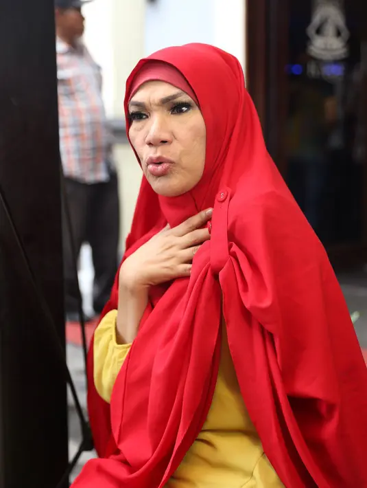 Dorce memberikan gambaran bahwa artis-artis lawas banyak yang membutuhkan bantuan sekedar membeli obat. (Andy Masela/Bintang.com)