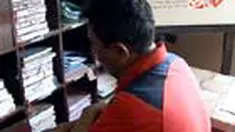Kendati mengetahui melanggar hukum, seorang guru SMP di Bima, NTB, tetap mengedarkan uang palsu. 