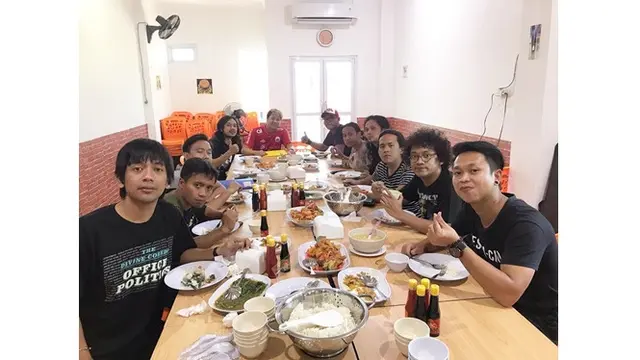 Sempat Ribut di Atas Panggung, Ini 7 Potret Keakraban Personil D'Masiv