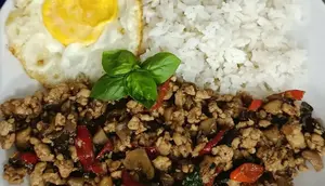Resep Pad Krapow Ayam ala Thailand, Lauk Gurih Pedas Penghabis Nasi