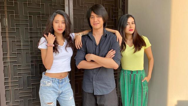 6 Potret Kebersamaan Vicy Melanie dan Widi Vierratale, Curi Perhatian