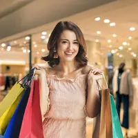 Julie Estelle merupakan salah satu artis Indonesia yang mempunyai darah blasteran. Wajar jika ia mempunyai wajah yang cantik menawan. (Foto: instagram.com/julstelle)