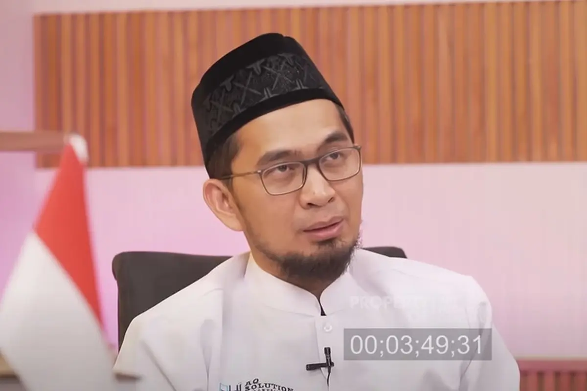 Ustadz Adi Hidayat (SS: YT Adi Hidayat Official)