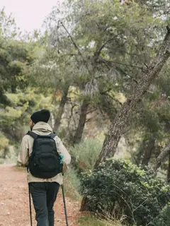Beberapa pilihan olahraga outdoor dengan manfaat masing-masing. (foto: jcomp/freepik)