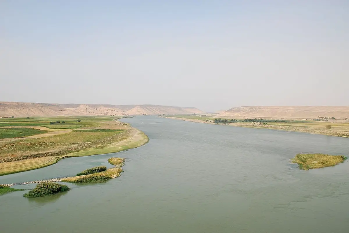 Sungai Eufrat yang disebut berasal dari surga, namun fenomena keringnya juga jadi tanda kiamat. (Wikimedia commons)