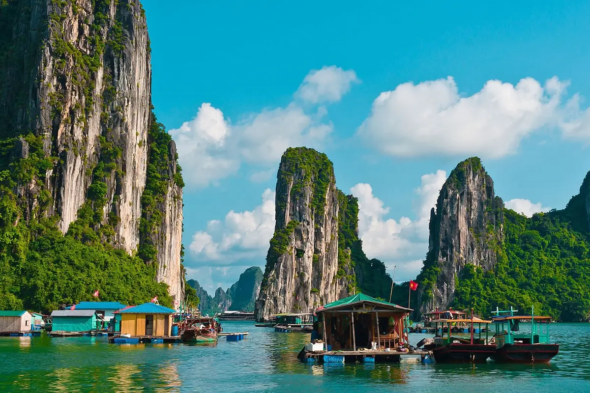 Keindahan Ha Long Bay