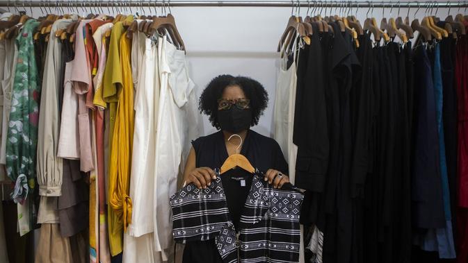 Desainer kulit hitam Angela Brito (dok. AP/ Bruna Prado)