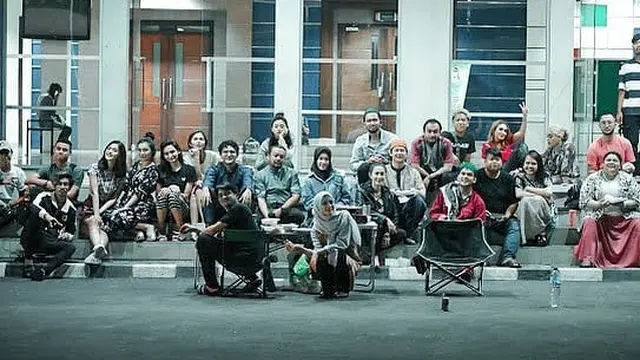 Potret Kompak Pemain Sinetron Insya Allah Surga Tingkat 2 di Balik Layar