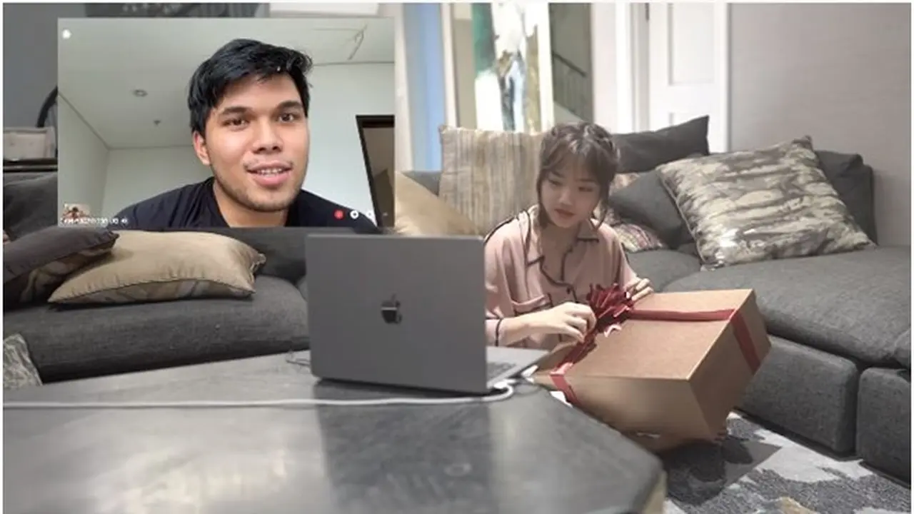 6 Momen Fuji Unboxing Oleh-Oleh Turki dari Thariq Halilintar, Bikin Senyum