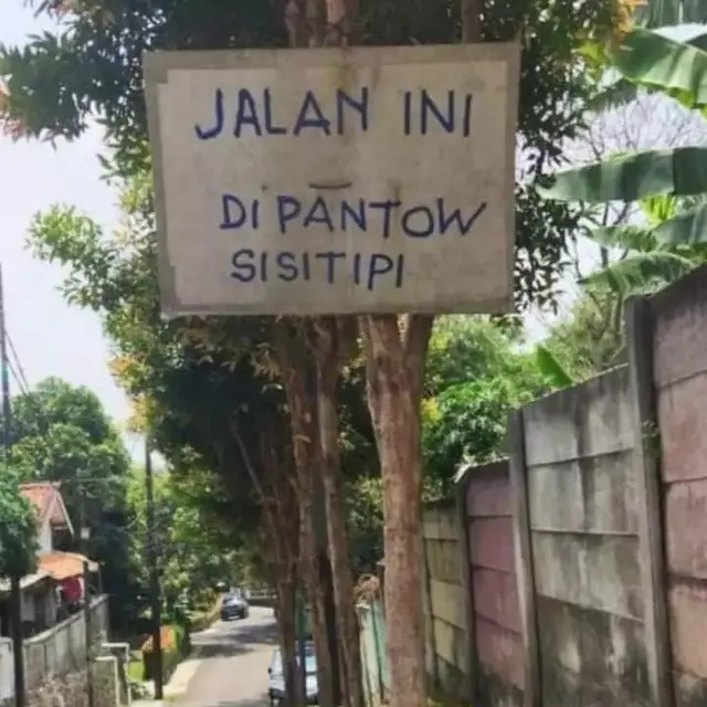 6 Tulisan Ada CCTV Ditempel di Tempat Nyeleneh Ini Bikin Gagal Paham