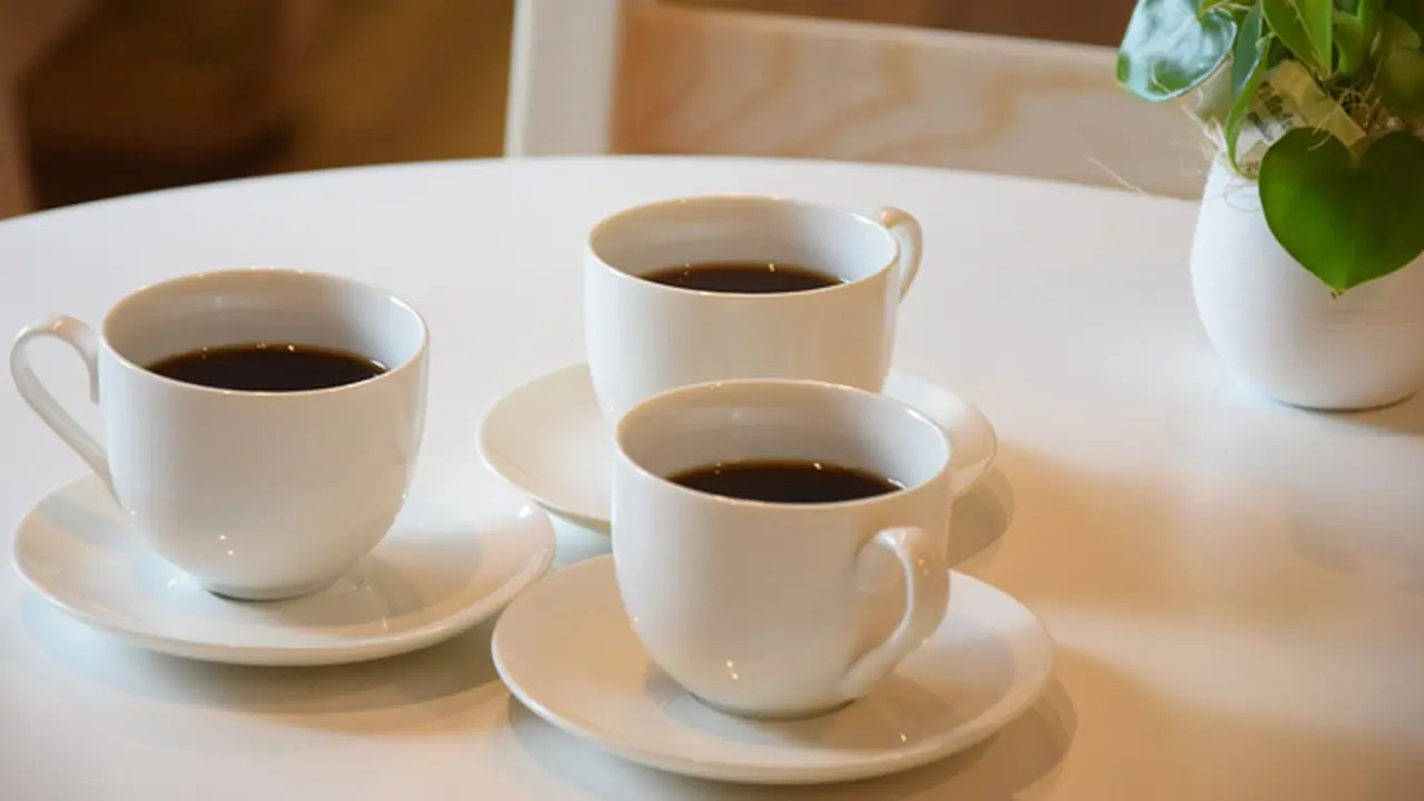 Minum Terlalu Banyak Kopi Dapat Menyusutkan Payudara Wanita?