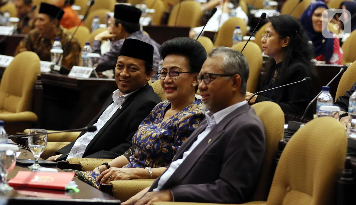 Anggota DPD GKR Hemas saat memberikan laporan terkait perwakilan DPD dalam pimpinan MPR dalam rapat paripurna di gedung Nusantara V, kompleks MPR/DPR, Senayan, Jakarta, Rabu (2/10/2019). Dalam rapat ini membahas pemilihan bakal calon pimpinan MPR dari unsur DPD RI. (Liputan6.com/Johan Tallo)