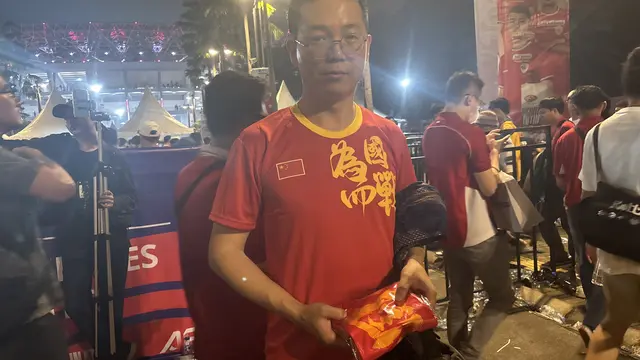 Suporter Timnas China Datang di GBK Senayan Jakarta