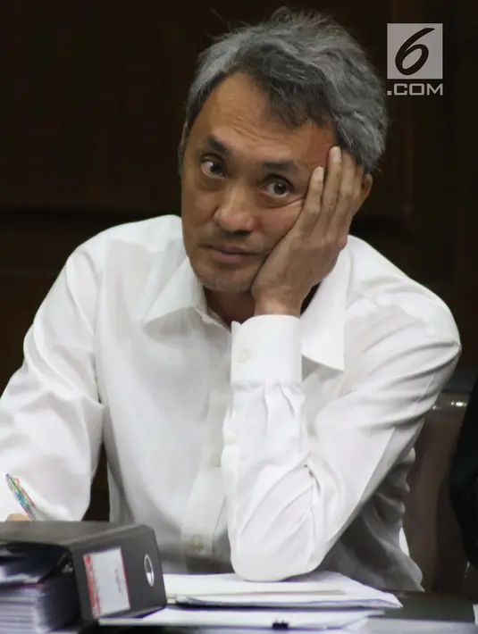 Terdakwa dugaan suap pengajuan PK ke PN Jakarta Pusat, Eddy Sindoro menjalani sidang lanjutan di Pengadilan Tipikor, Jakarta, Senin (7/1). Sebelumnya, Eddy didakwa suap terkait pengurusan dua perkara di PN Jakarta Pusat. (Liputan6.com/Helmi Fithriansyah)