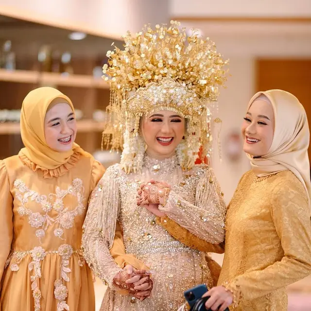 6 Potret Kebersamaan Dinda Hauw dan Asri Kasura, Saudara Ipar yang Kompak