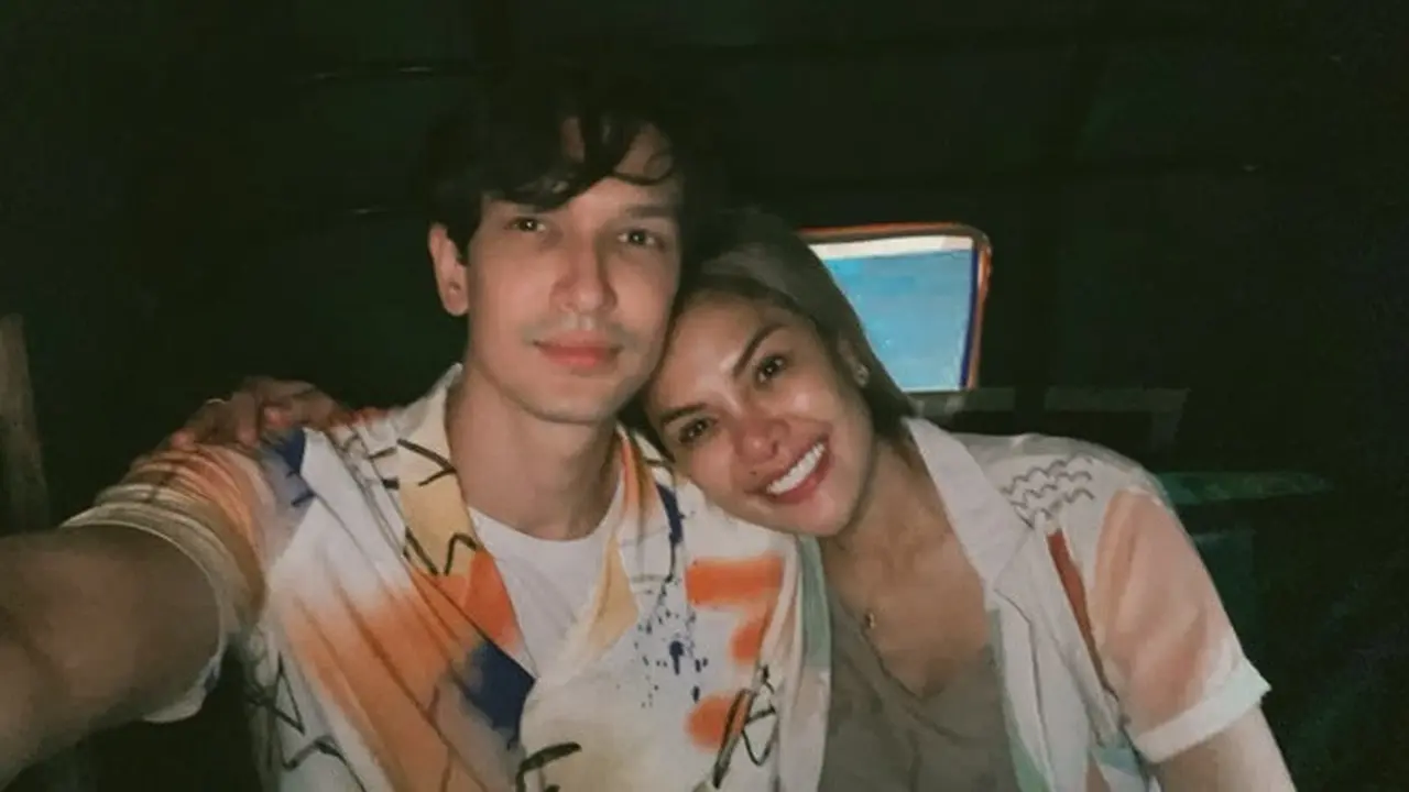 Makin Dekat, Ini 6 Potret Kebersamaan Dimas Beck dan Nikita Mirzani