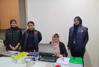 dr Tifa saat ditangkap Polisi. (istimewa)