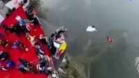 Jendela Dunia: Adu Terbang Cepat di Grand Prix Wingsuit Dunia