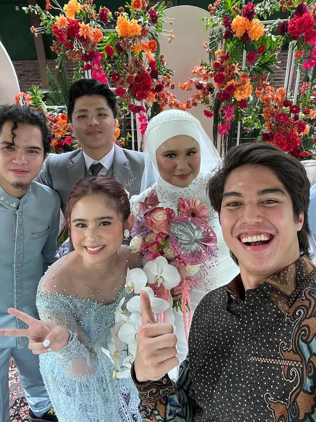 6 Potret Tissa Biani di Pernikahan Sang Kakak, Dihadiri Dul Jaelani dan El Rumi