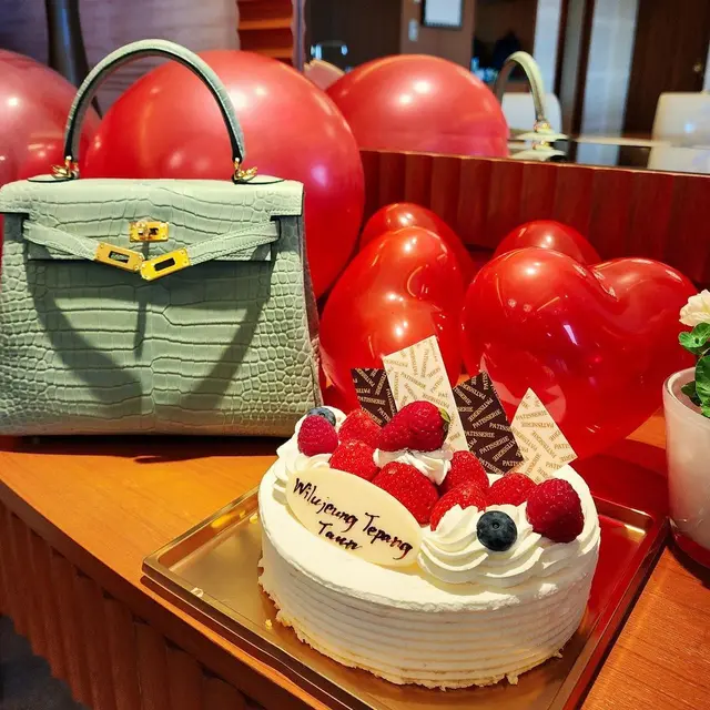 [Fimela] Momen ulang tahun Syahrini ke-43