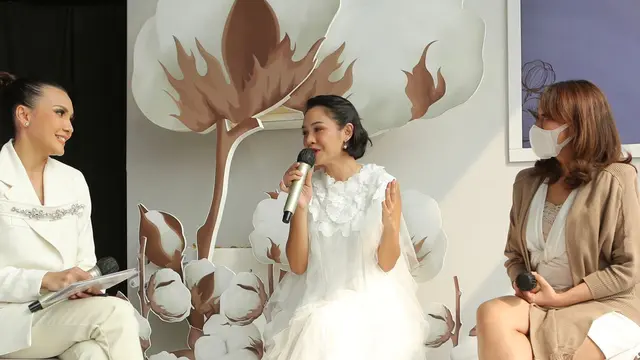 Andien dalam gelar wicara dan peluncuran MamyPoko Royal Soft di Jakarta, Agustus 2022. (Foto: Dok. Koleksi Pribadi)
