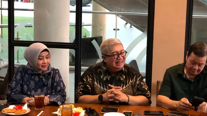 Ketua Umum DPP Asosiasi Pengusaha Ritel Indonesia (Aprindo), Roy Nicholas Mandey dalam konferensi Pers atas Ajakan dan aksi Boikot pada Produk/Brand Makanan dan Minuman pada sektor perdagangan Indonesia, di Jakarta, Rabu (15/11/2023). (Tira/Liputan6.com)