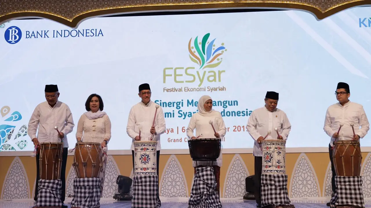 Pembukaan Festival Ekonomi Syariah (FESyar) Indonesia di Surabaya. (Foto: BI)