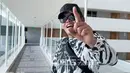 <p>Sule akhirnya terbang ke Singapura untuk pertama kalinya. Ia pun mengaku sangat senang dan antusias. (YouTube/Sule Family)</p>