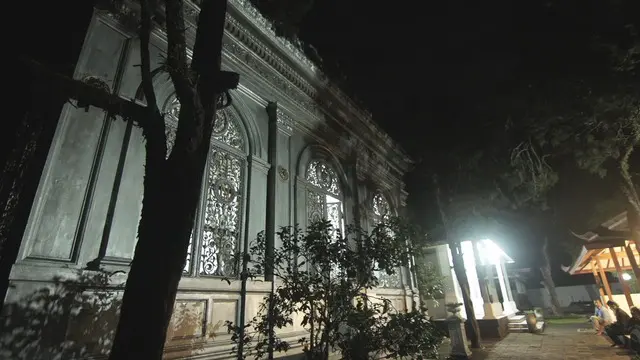 Mitos Berkah Gaib Dari Makam Kuno Girilayu