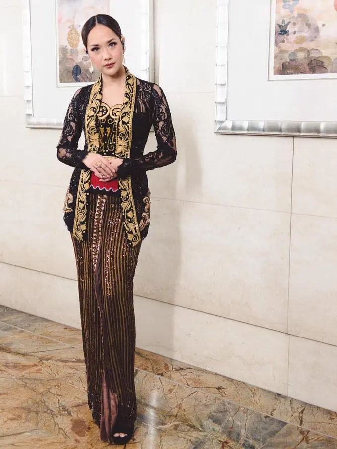 6 Penampilan Bunga Citra Lestari Pakai Kebaya, Pesona Wanita Indonesia