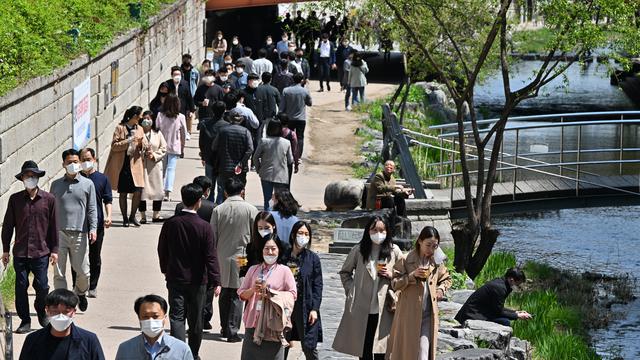 Korea Selatan hapus sebagian besar pembatasan COVID-19