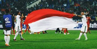 Indonesia dan Thailand bertemu dalam final piala AFF 2016. Bermain di kandang bagi Indonesia pada leg pertama final itu, para selebriti memprediksi Timnas Indonesia menang, meski tipis. (Instagram/timnas.indonesia)